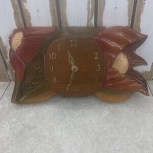 Vintage Retro MCM Carved Wood Wall Clock Floral Pattern Earth Tones battery